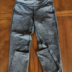 old navy black and white striped leggings